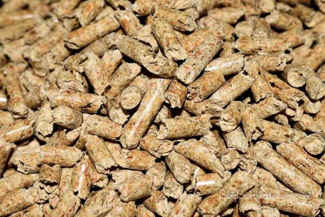 Natural Hardwood Wood Pellets