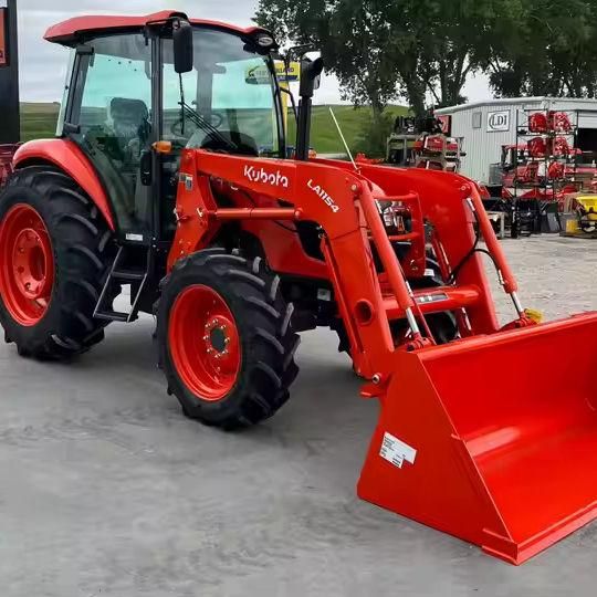Kubota M7060 Tractor Image 2