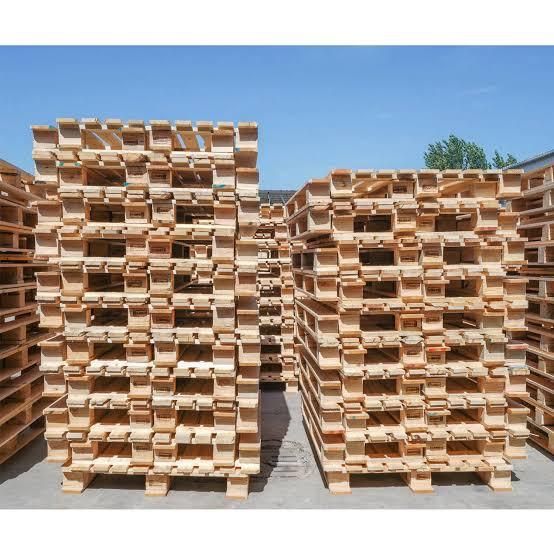 Close up on Euro Wooden Pallet boards and structure