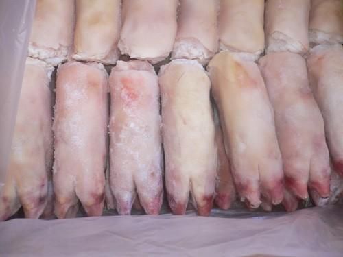 Organic Frozen Pork Feet Front