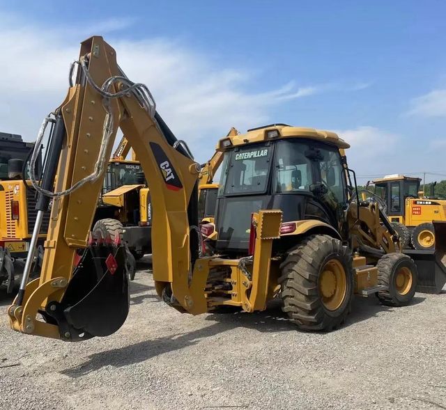CAT 420F Engine Pump and Motor Details