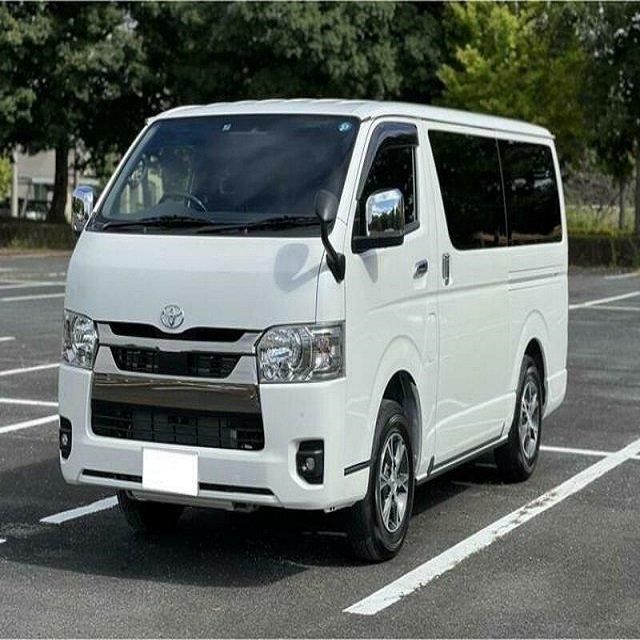 Toyota Hiace Side View