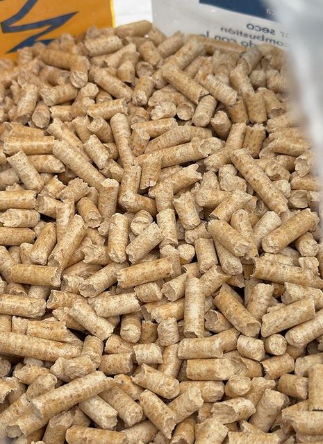 Beech Pellets in pizza oven