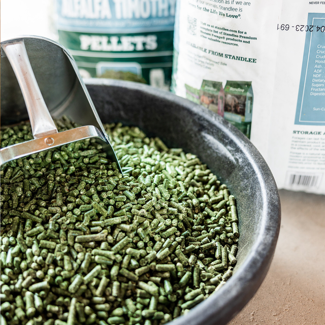 Quality Dehydrated Alfalfa Pellets Image 3