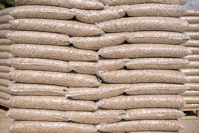 Wood Pellets with Low Ash Content